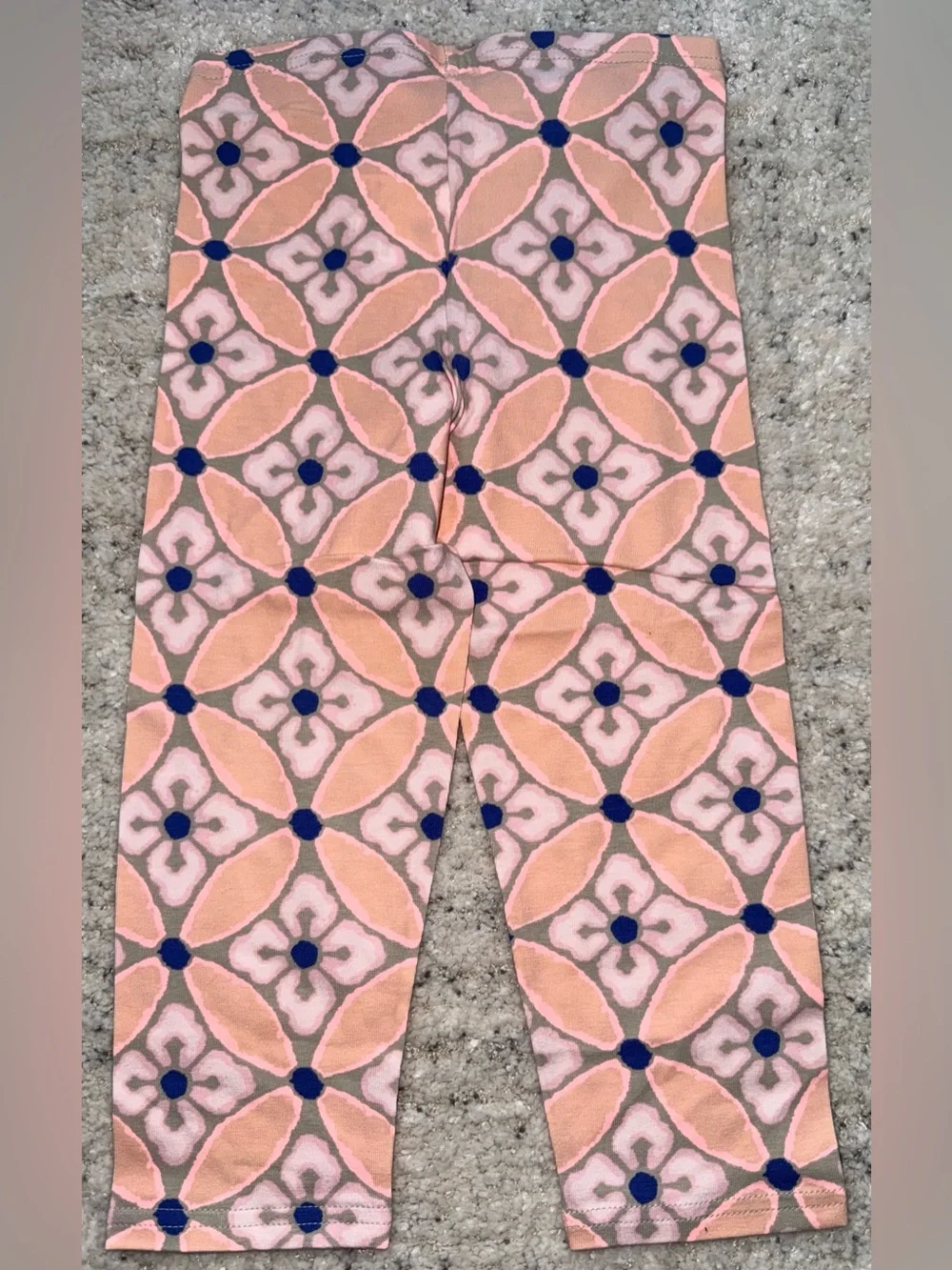 NWT Old Navy Girls Capri Leggings Pink Geometric Print Size S 6-7 Stretch 6 7